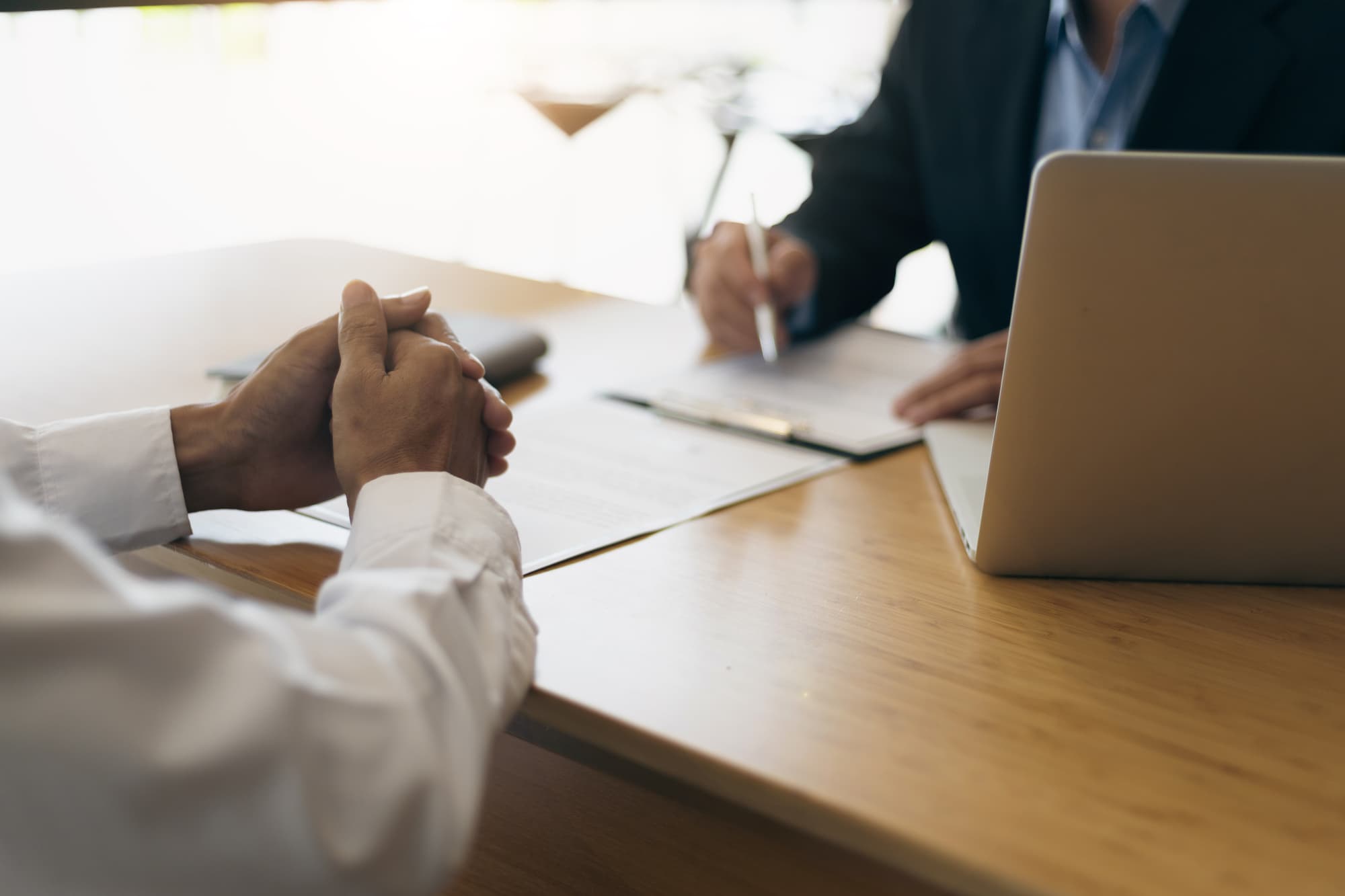 任意整理の費用相場は?弁護士へ依頼する際の料金は分割払いできる?