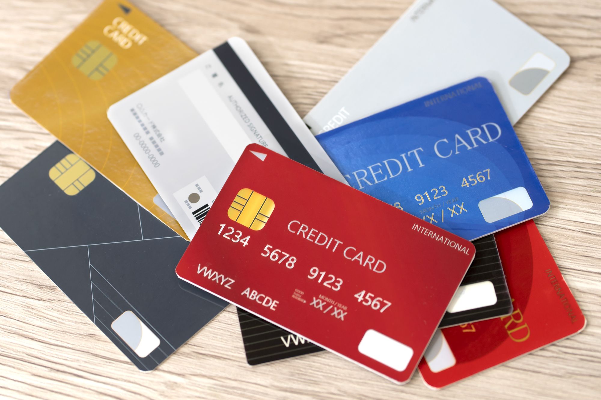 自己破産後にクレジットカードは5年以内に作れる?審査のポイントを解説