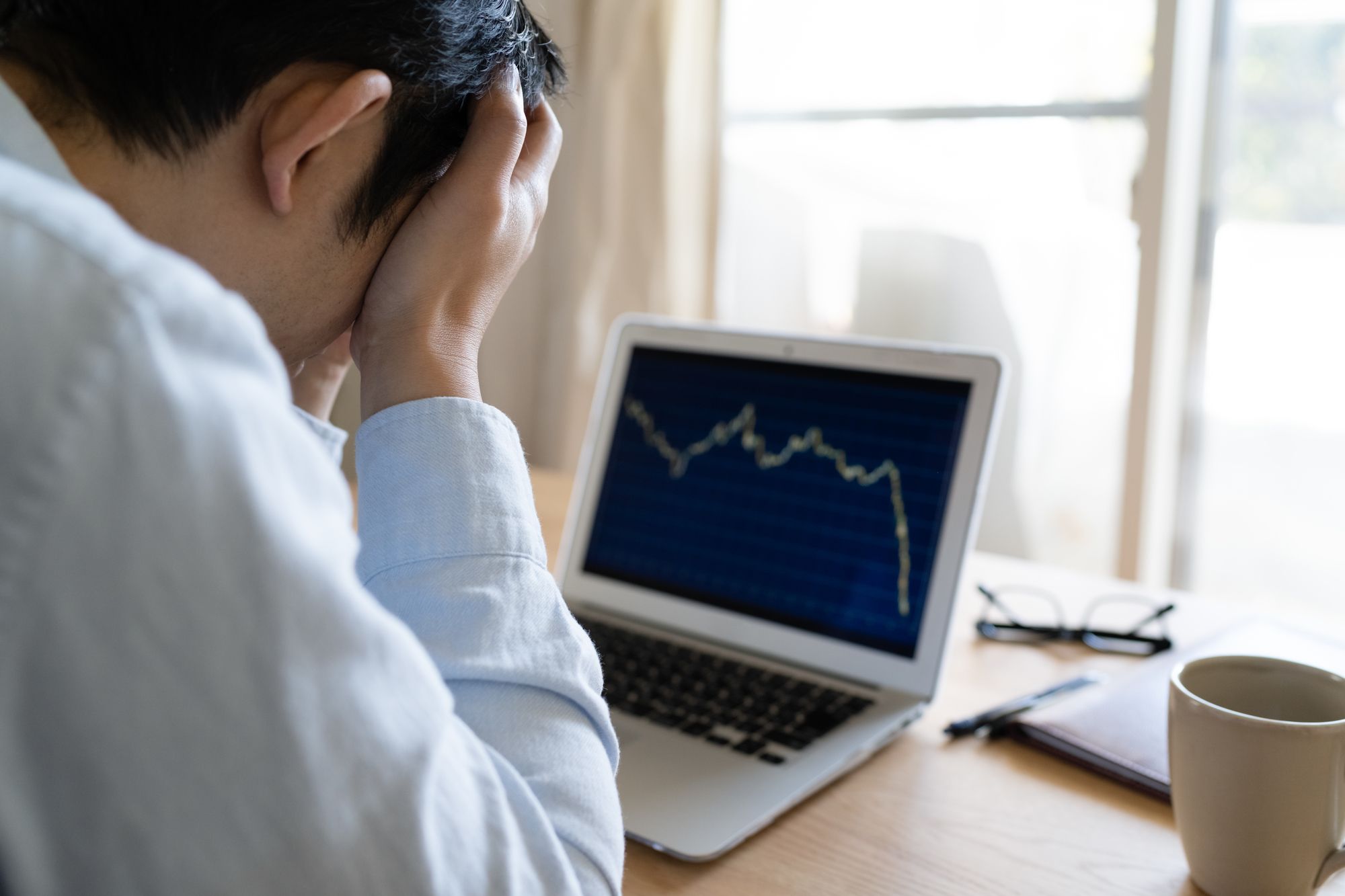 FXで借金するのはなぜ?返せない場合の対処法や失敗しないためのコツは?