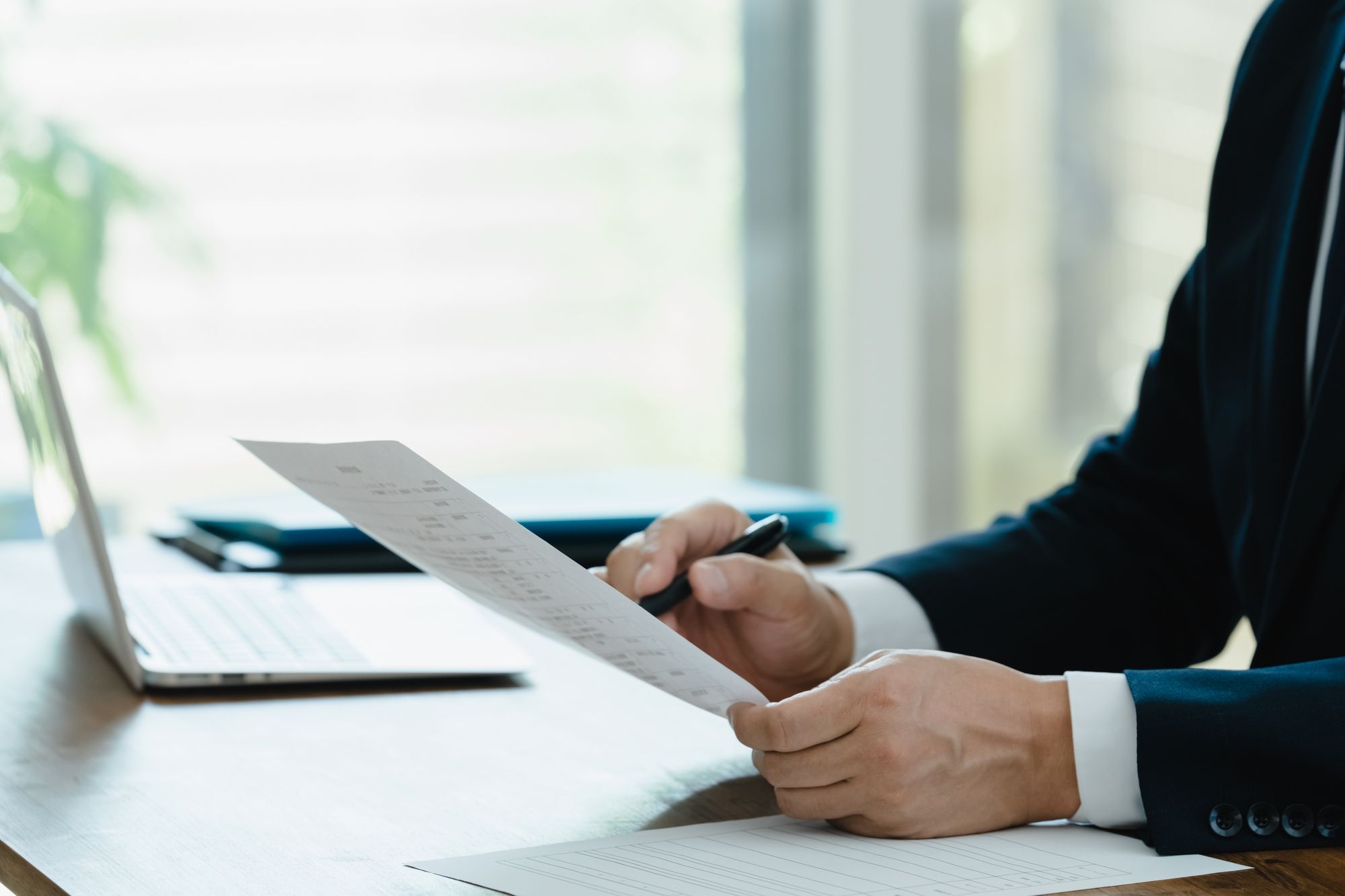 自己破産しても就職や転職はできる?デメリットとなる職業や仕事への影響は?