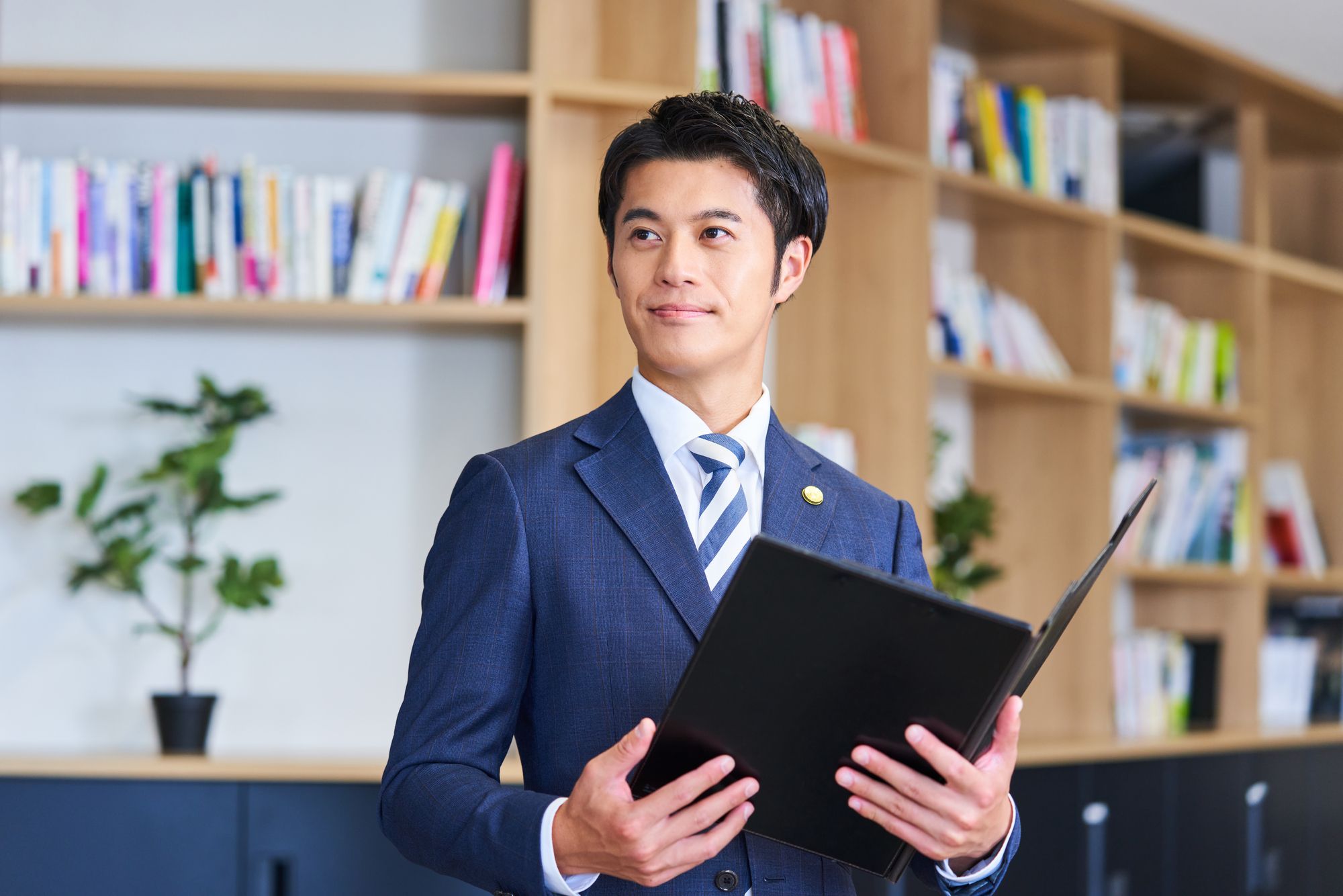 公務員が自己破産するとどうなる?借金がバレると懲戒処分になる?