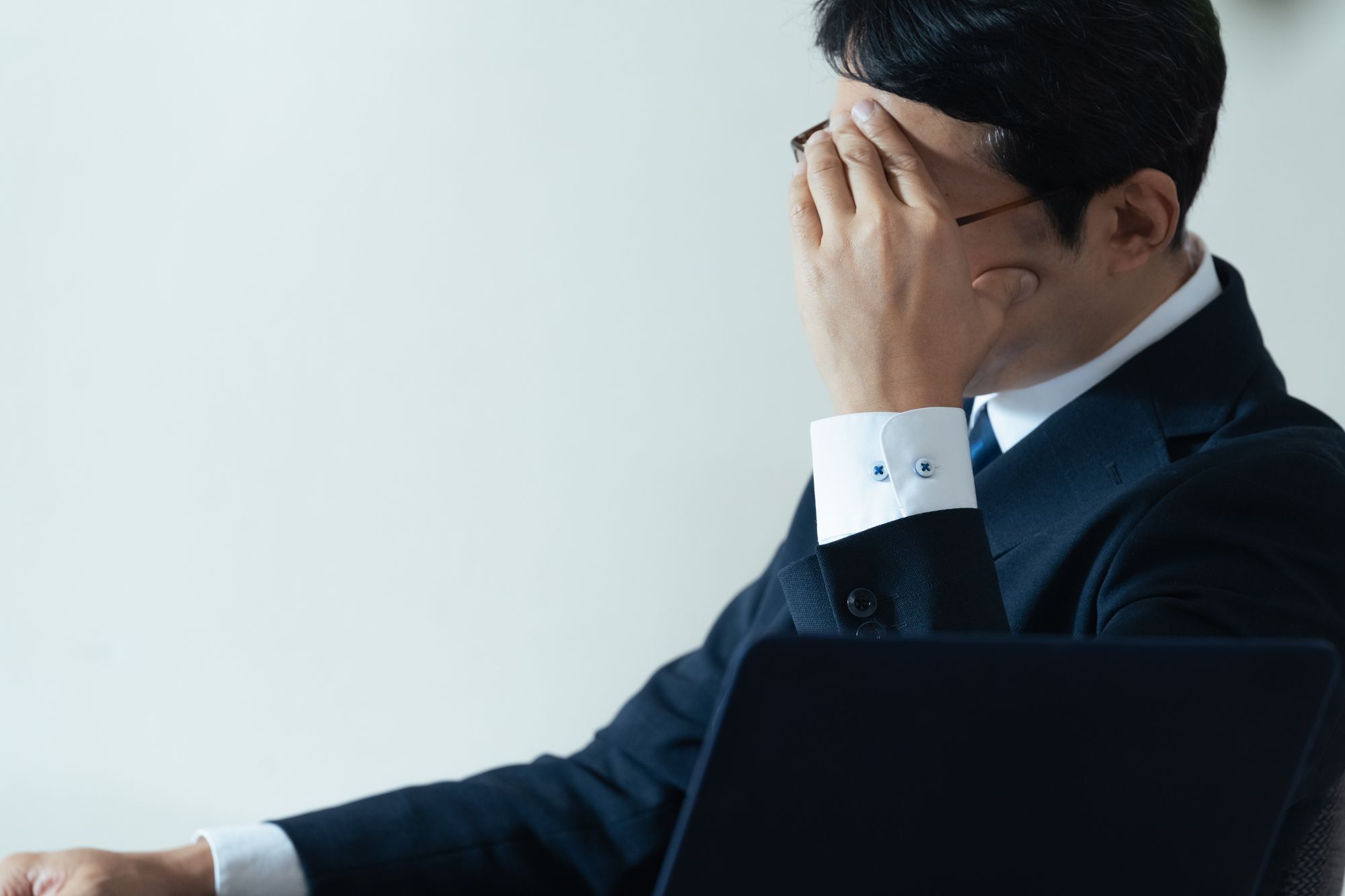 自己破産の依頼を弁護士に断られた理由は?対処法と事例を解説